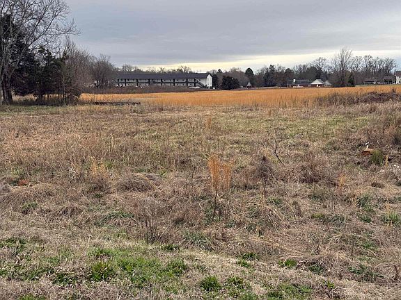 2nd image of 60 Green Rd