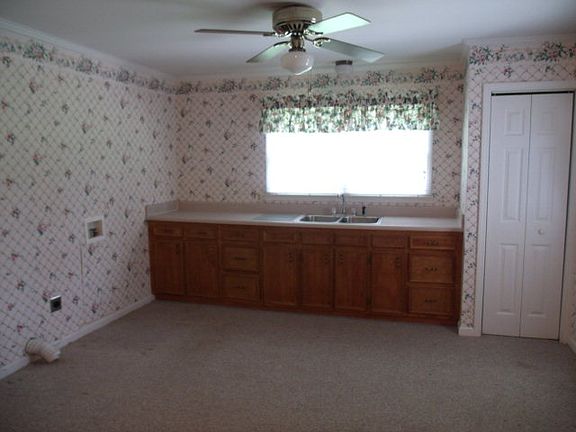 2nd image of 203 Brookhaven Dr