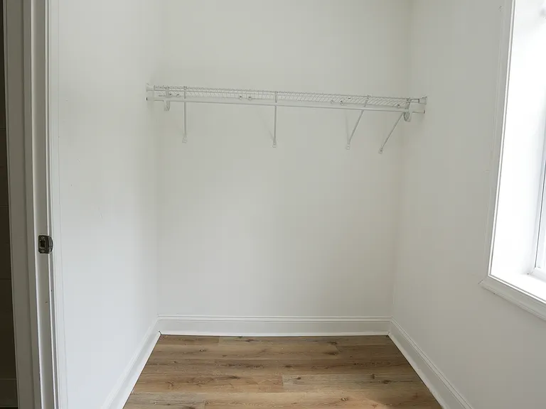 2910 Hilldale Ave — Photo 14