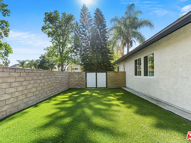9200 Wystone Ave — Photo 48