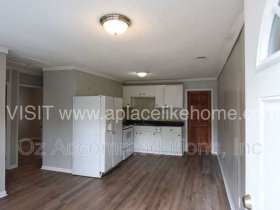 2nd image of 205 1/2 S 6th St