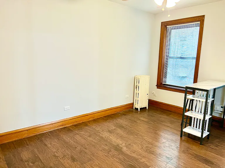 915 W Sheridan Rd #6 — Photo 4