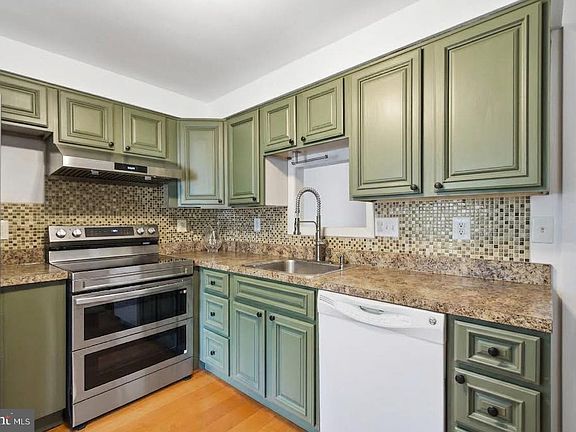 5th image of 19157 Stedwick Dr