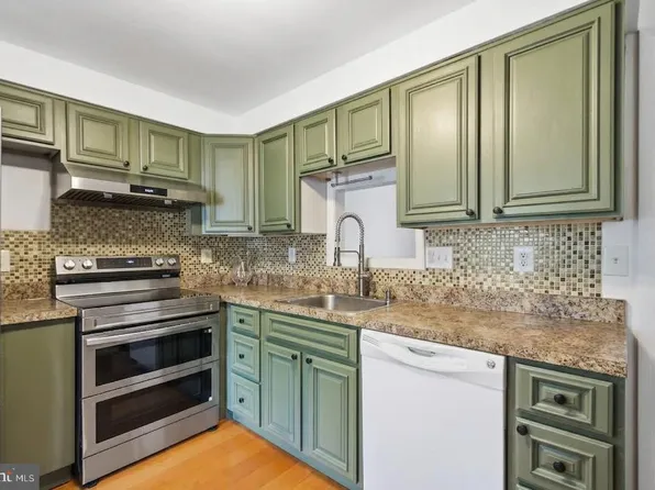 19157 Stedwick Dr, Montgomery Village, MD 20886