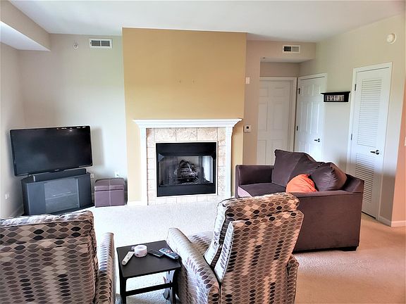 Gas fireplace. Gas & Heat included. Heated floors.