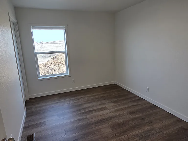 684 N Clark Heights Rd — Photo 9