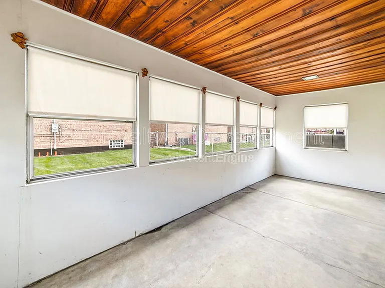 5144 S Melvina Ave — Photo 16