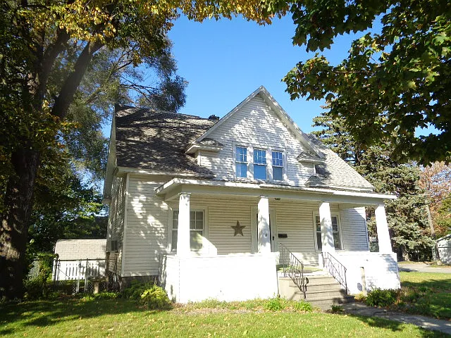 1711 Woodside Ave photo 1
