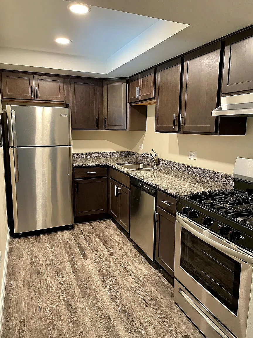 Crystal Lake Apartments — Photo 1
