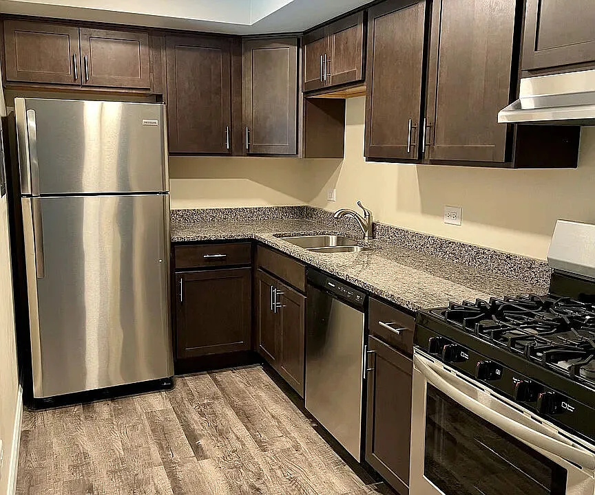 Crystal Lake Apartments