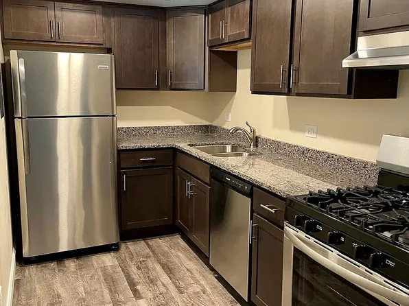 Crystal Lake Apartments