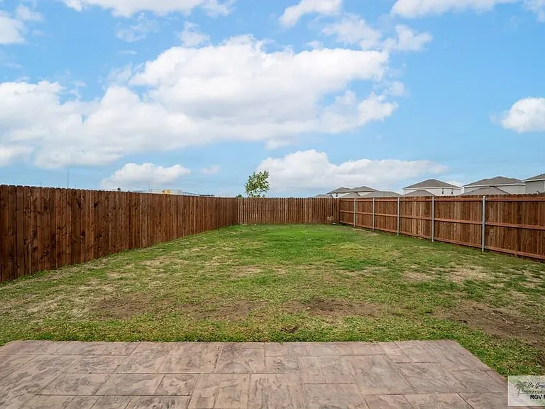 2168 Grove Ln — Photo 23