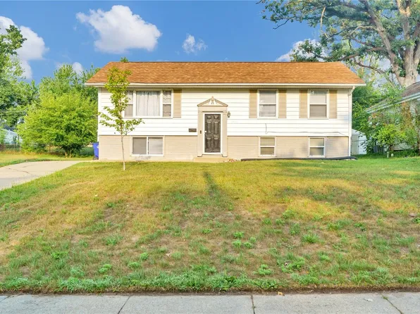4401 Navajo Dr NE, Cedar Rapids, IA 52402