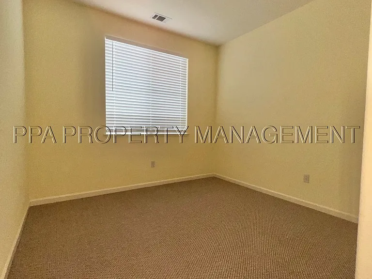 132 Shea Ct — Photo 33