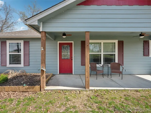 990 Lakeside Dr N, Adair, OK 74330