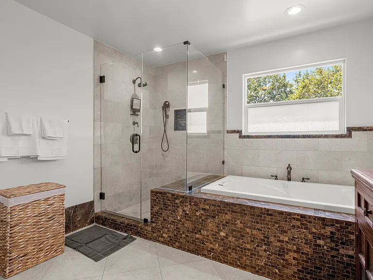 8302 S Sepulveda Blvd — Photo 50