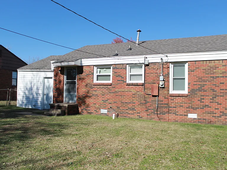 426 E Northrup Dr — Photo 16