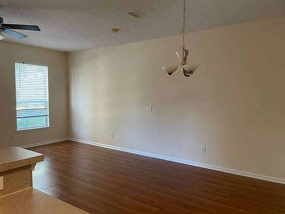 5th image of 466 Sherwood Oaks Dr
