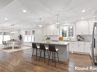 892 Metropolitan Ave #A, Hyde Park, MA 02136