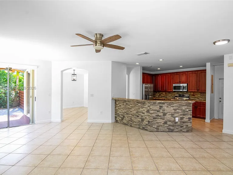 16001 SW 43rd Ter — Photo 8