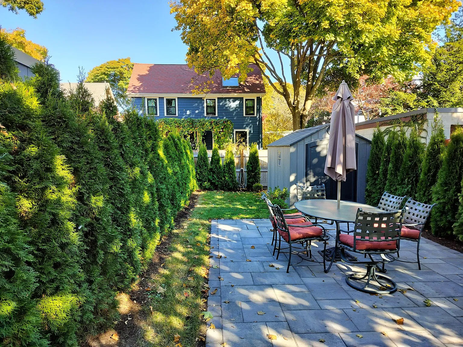 4 bed, 2600 sqft, $5,950 — Photo 4