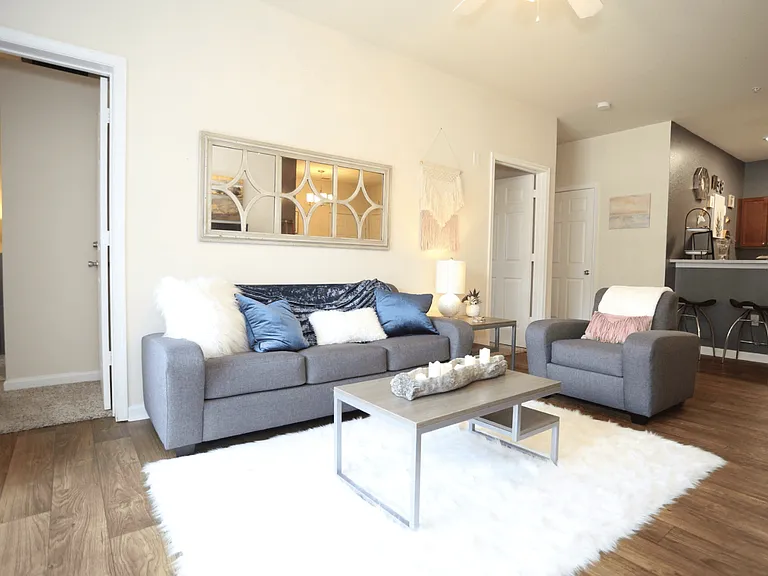 1190 Meridian Cir — Photo 8