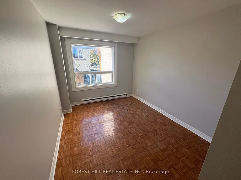 341 Lakeshore Rd E #2 — Photo 8