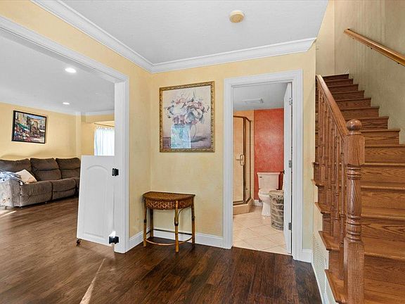 4th image of 10472 Lockwood Dr #A