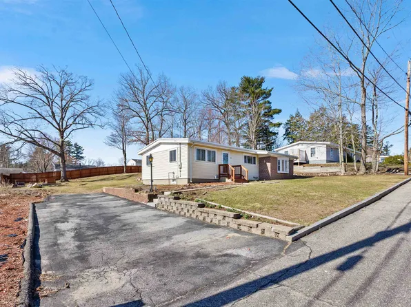65 Roycraft Road, Manchester, NH 03103