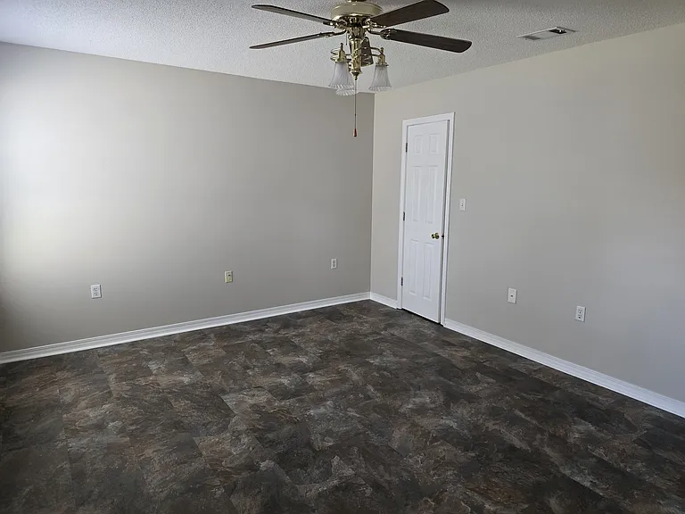 2566 Barron Ct — Photo 9