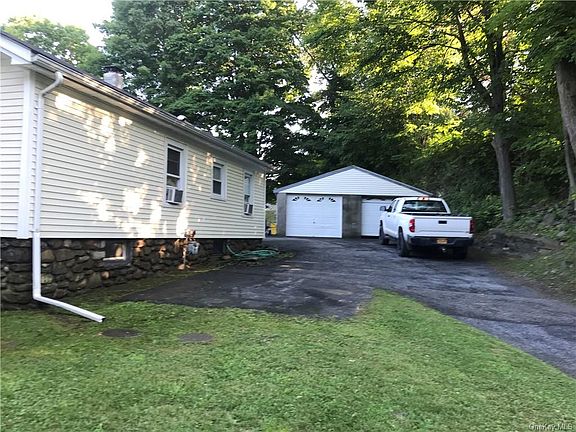 2nd image of 8 Grove St