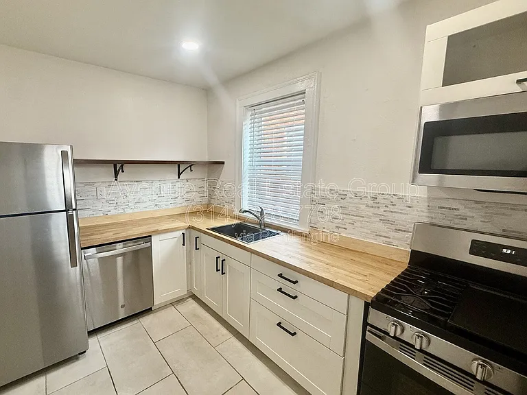 1020 Claytonia Ter #A — Photo 8