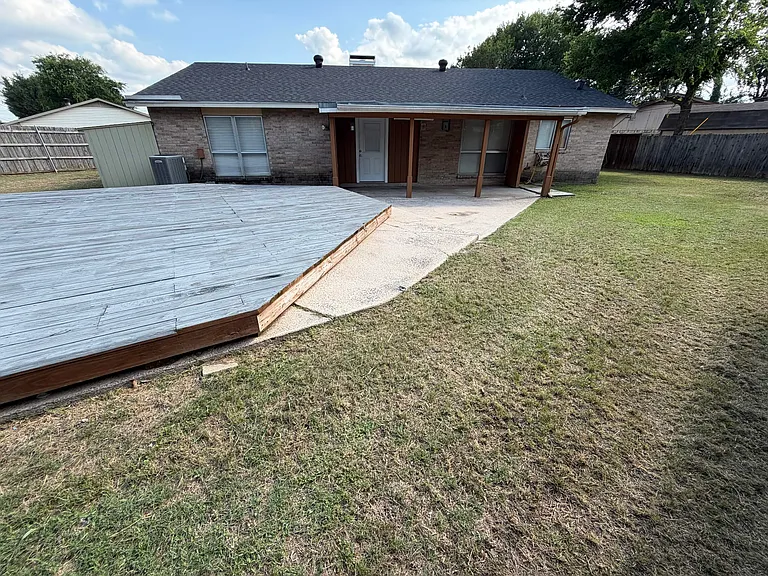 3902 Hardwood Ct — Photo 3