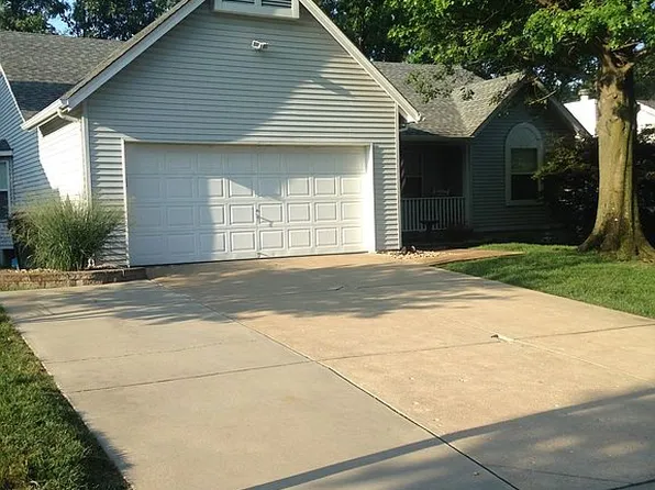 360 Misty Valley Dr, Saint Peters, MO 63376