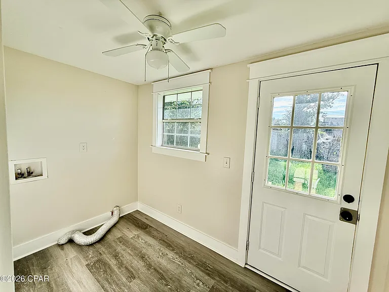 3906 W 24th Ct — Photo 11