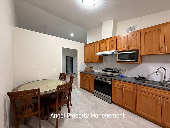 5th image of 5904 Stallon Way #1