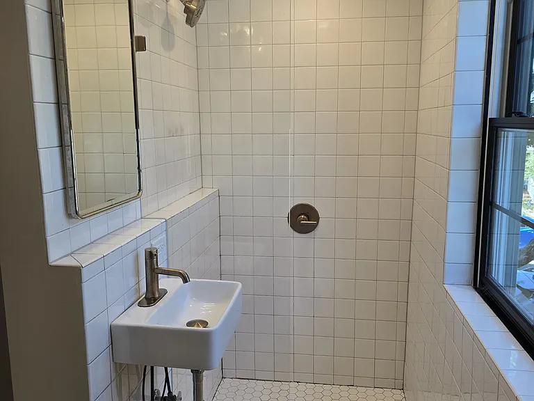 1401 Charles St #A — Photo 11