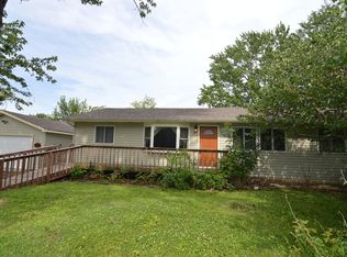 1010 Monroe Ave, Wauconda, IL