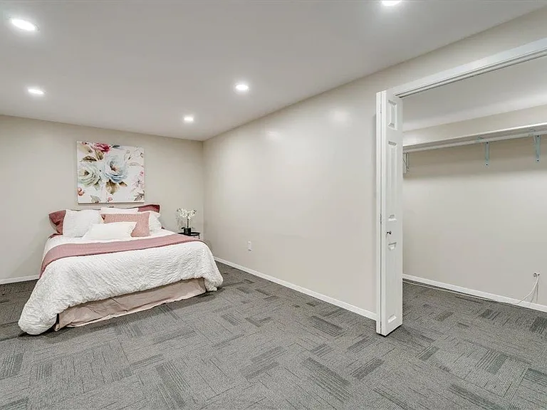 15 Lomond Blvd #15 — Photo 26