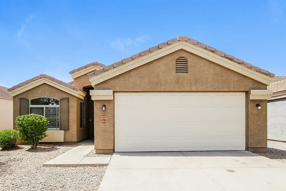 3 bed, 2.0 bath, 1310 sqft, $1,900 — Photo 1