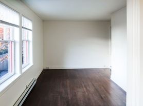 Huntington Arms - Located on the west slope of Capitol Hill