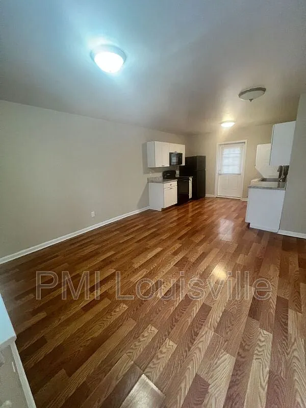 2 bed, 1.0 bath, $1,050 — Photo 1