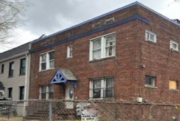 3rd image of 1701 W Virginia Ave NE