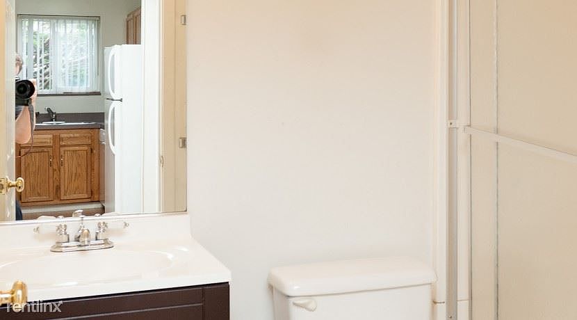 408 - 2 - Bathroom