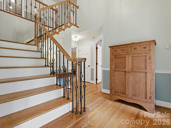 2nd image of 1938 Candlewick Dr