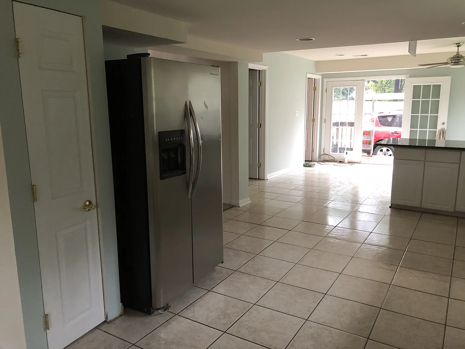 4 bed, 2800 sqft, $2,200 — Photo 4