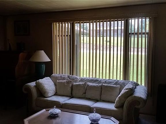 4th image of 240 Mamont Dr