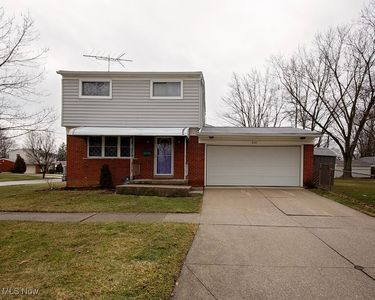 828 Jamestown Ave, Elyria, OH, 44035