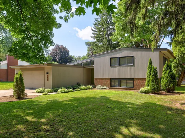 4425 Brockway Rd, Saginaw, MI 48638