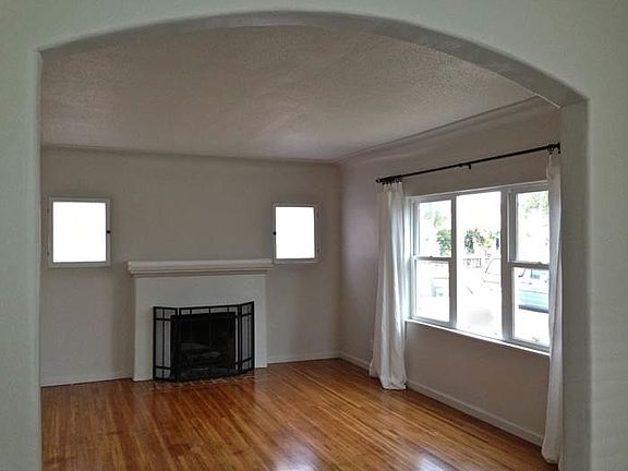 3rd image of 3148 Gregory St